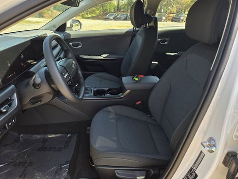 New 2026 Kia K4 LXS image 18
