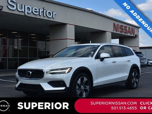 Used 2023 Volvo V60 B5 Cross Country Plus w/ Climate Package AWD/4WD image 1