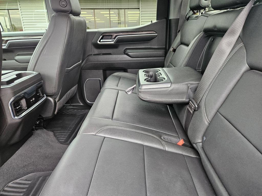 Used 2022 Chevrolet Silverado 1500 LTZ w/ Z71 Off-Road Package AWD/4WD image 23