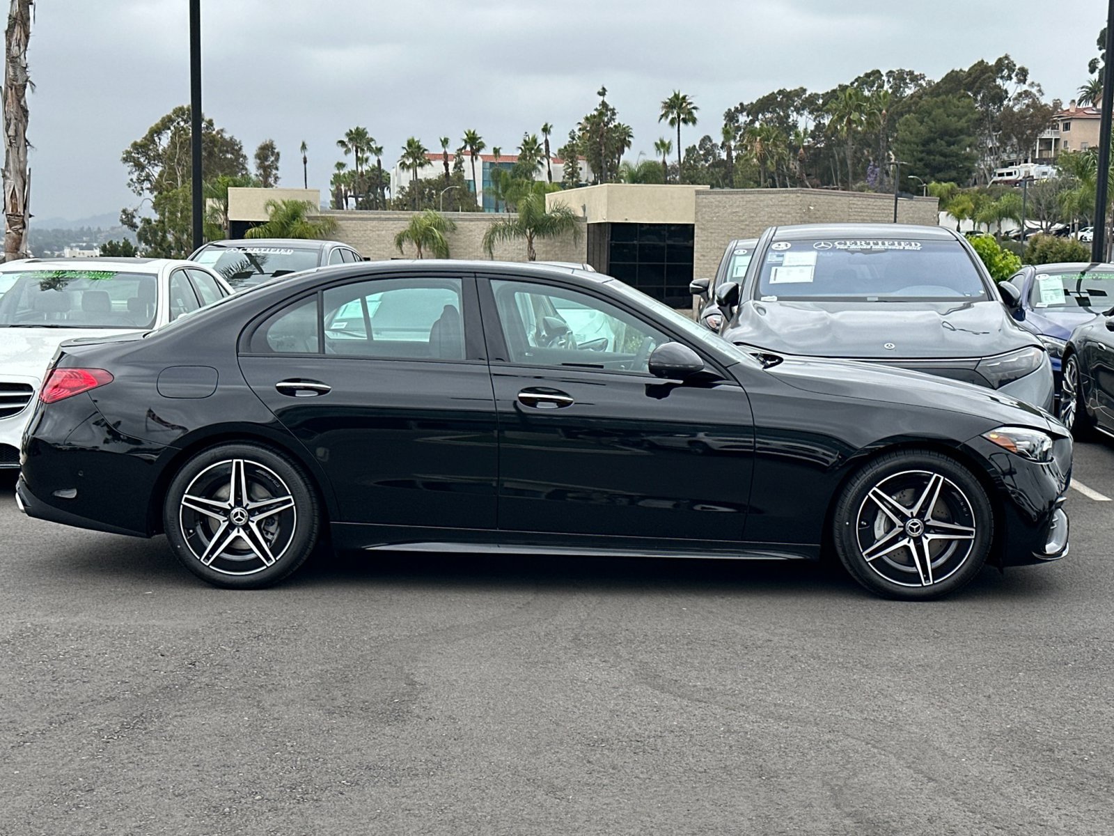 Used 2025 Mercedes-Benz C 300 4MATIC Sedan image 2