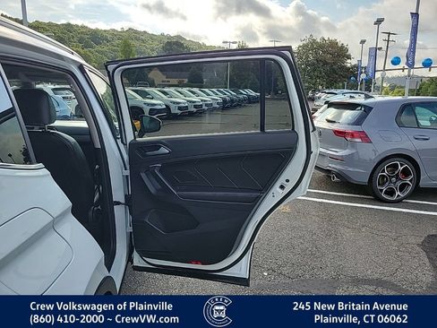 Certified 2024 Volkswagen Tiguan SE AWD/4WD image 44