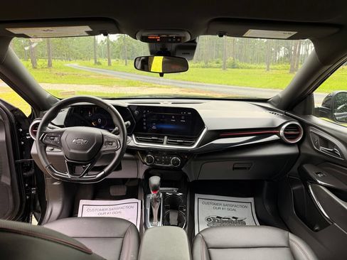 Used 2024 Chevrolet Trax RS w/ Driver Confidence Package FWD image 14