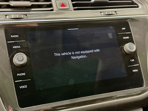 Used 2022 Volkswagen Tiguan SE image 22