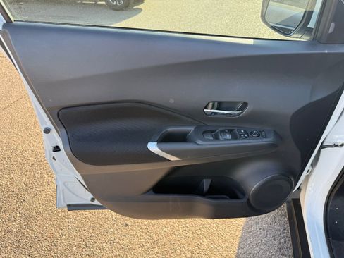 Certified 2024 Nissan Kicks SV image 15