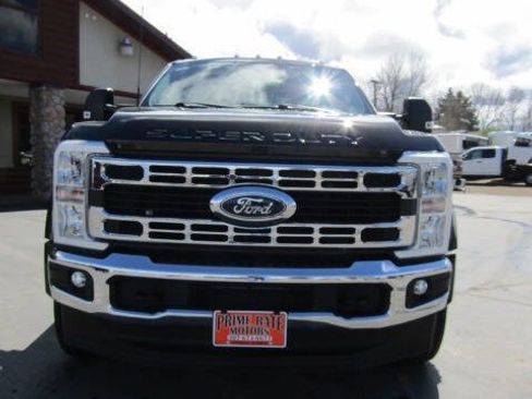 Used 2024 Ford F450 XLT w/ FX4 Off-Road Package image 3