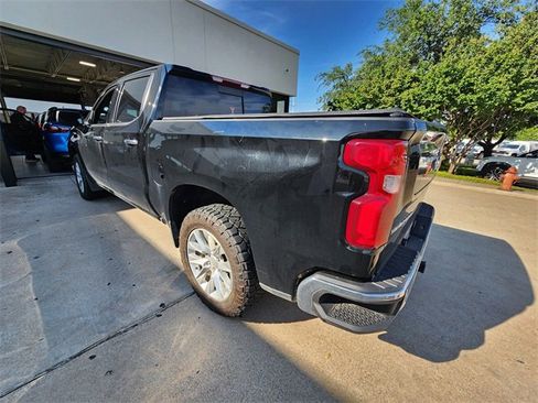 Used 2021 Chevrolet Silverado 1500 LTZ w/ Z71 Off-Road Package AWD/4WD image 4