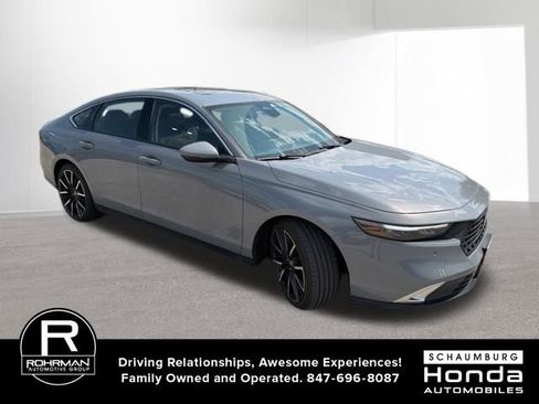 Used 2023 Honda Accord Touring image 3