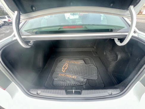 Used 2013 Chevrolet Cruze LS image 11