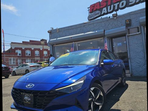 Used 2023 Hyundai Elantra SEL w/ Convenience Package image 4