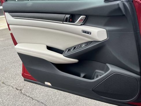 Used 2019 Honda Accord Touring image 34