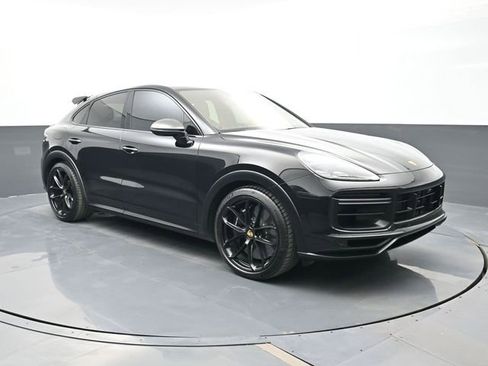 Certified 2022 Porsche Cayenne Turbo GT image 25
