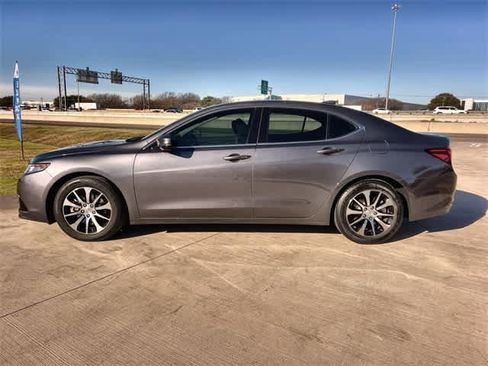 Used 2017 Acura TLX image 4