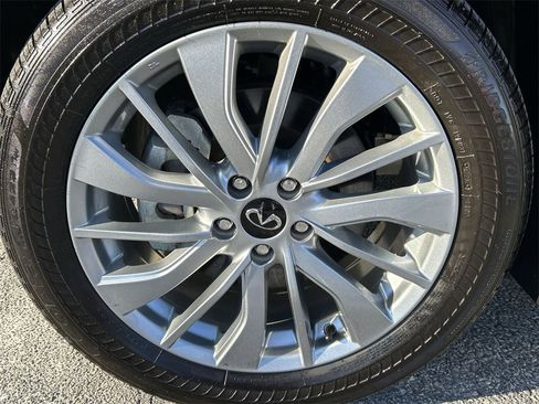 Certified 2024 INFINITI QX50 Luxe image 10