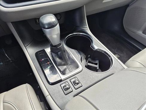 Used 2015 Toyota Highlander XLE FWD image 12