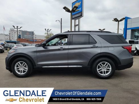 Used 2025 Ford Explorer Active RWD image 14