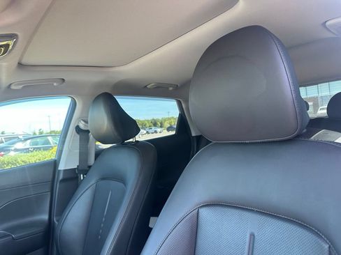 Certified 2024 Hyundai Kona Limited FWD image 8
