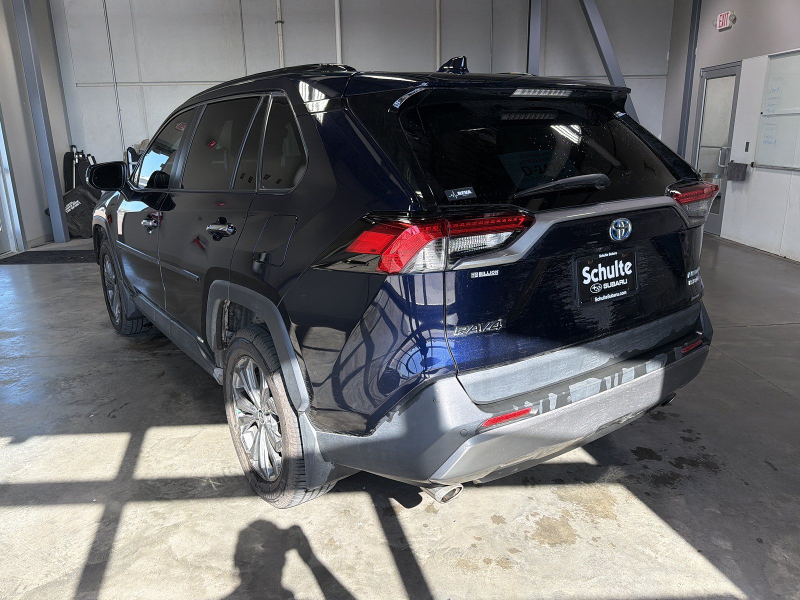 Used 2022 Toyota RAV4 Limited AWD/4WD image 5