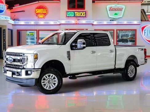 Used 2021 Ford F250 XLT w/ XLT Premium Package AWD/4WD image 2