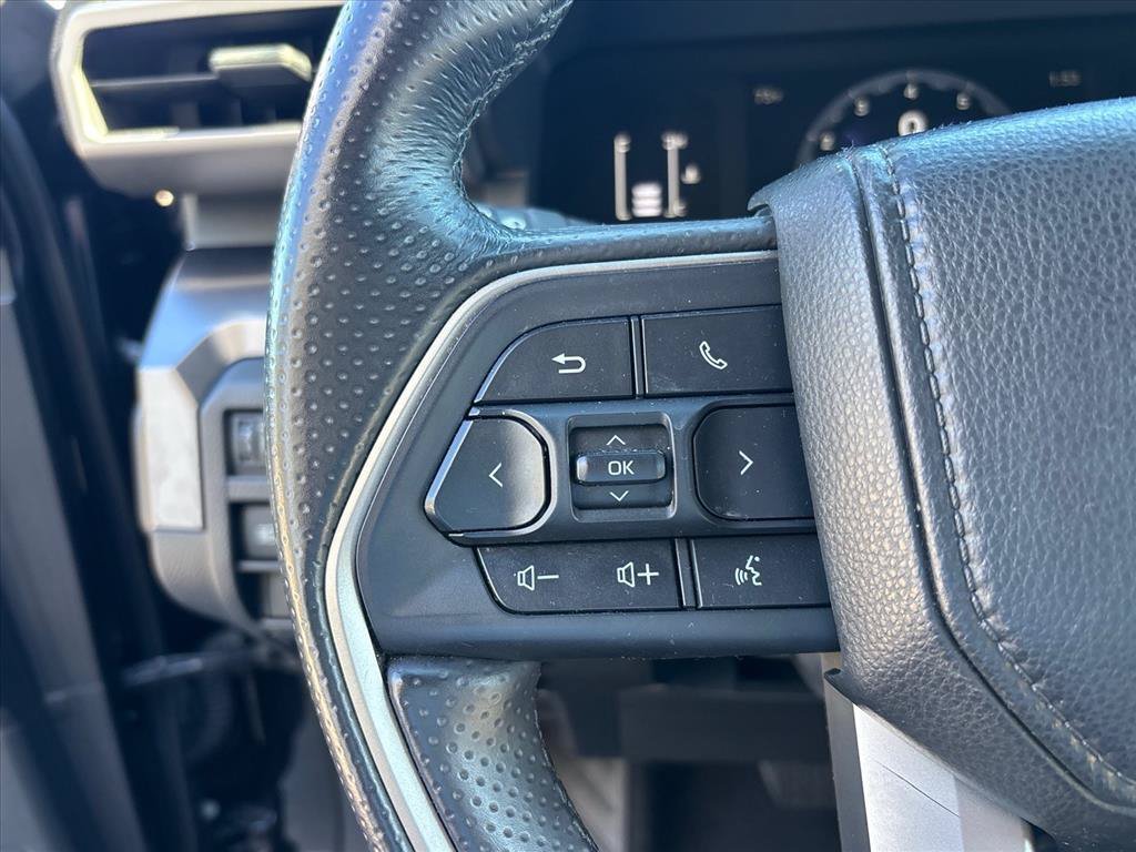 Used 2025 Toyota 4Runner SR5 AWD/4WD image 16