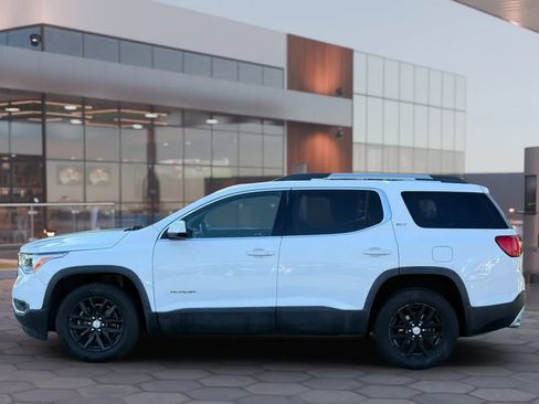Used 2018 GMC Acadia SLT FWD image 3