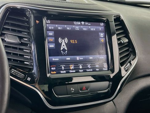 Used 2019 Jeep Cherokee Limited AWD/4WD image 15