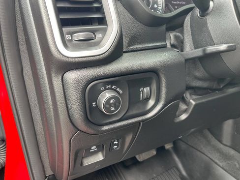 Used 2020 RAM 1500 Big Horn AWD/4WD image 18