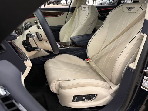 Used 2022 Bentley Flying Spur Plug-In Hybrid image 51