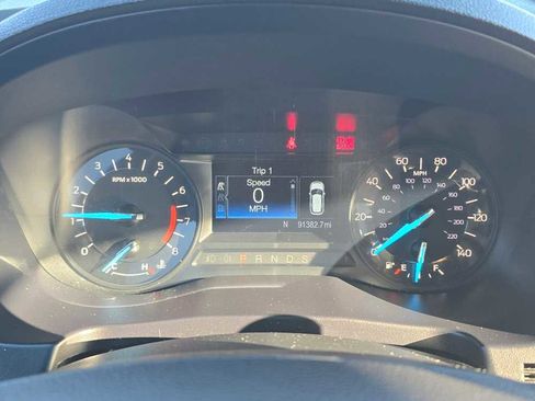 Used 2016 Ford Explorer XLT image 21