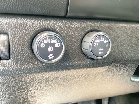 Used 2018 Chevrolet Colorado LT w/ Redline Special Edition image 18