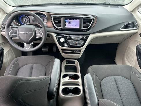 Used 2024 Chrysler Voyager LX FWD image 29