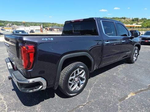 Used 2022 GMC Sierra 1500 SLT w/ SLT Convenience Package AWD/4WD image 10