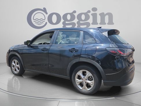 Used 2023 Honda HR-V LX image 3