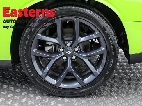 Used 2023 Dodge Challenger R/T w/ Plus Package image 31