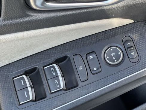 Used 2023 Honda Civic Touring image 22