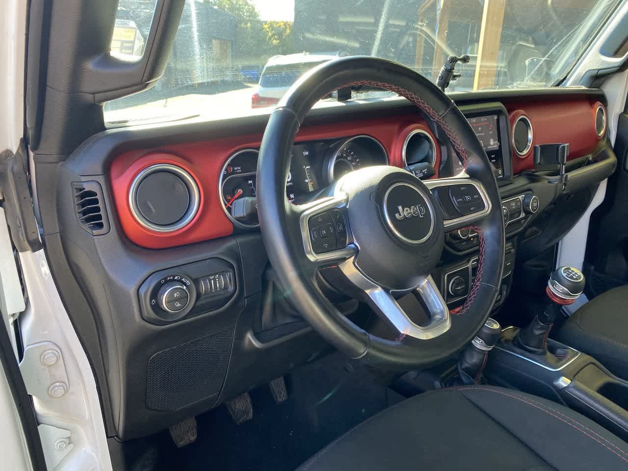 Used 2021 Jeep Gladiator Rubicon AWD/4WD image 2
