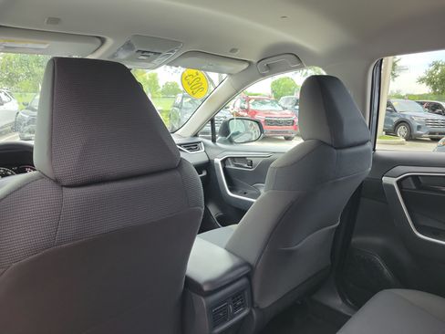 Certified 2025 Toyota RAV4 LE FWD image 15