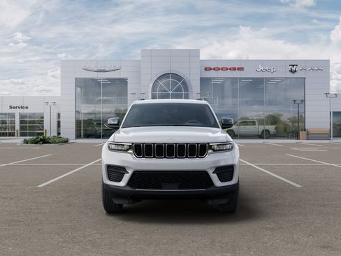 New 2026 Jeep Grand Cherokee Laredo image 32