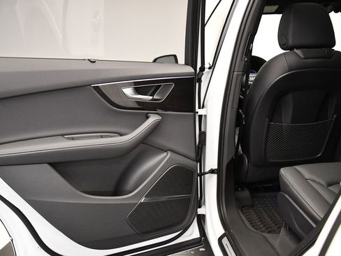 Used 2025 Audi Q7 3.0T Premium Plus w/ Premium Plus Package image 39