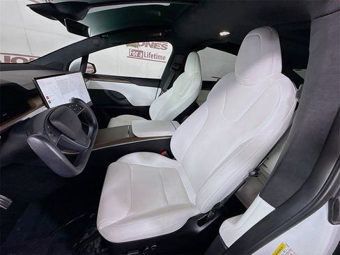 Used 2022 Tesla Model X image 22