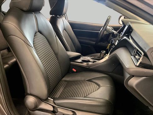 Used 2023 Toyota Camry SE FWD image 8