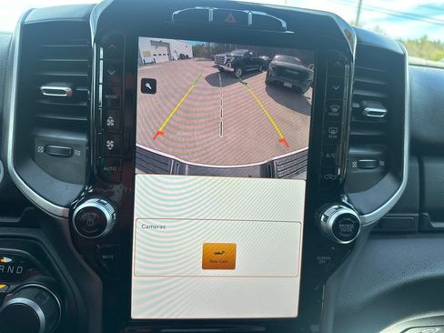 Used 2024 RAM 2500 Big Horn w/ Sport Appearance Package image 17