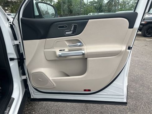 Used 2025 Mercedes-Benz GLB 250 GLB 250 image 24