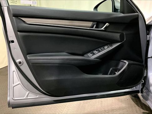 Used 2019 Honda Accord LX image 22