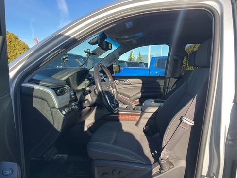 Used 2016 GMC Yukon SLE w/ HD Trailering Package image 10