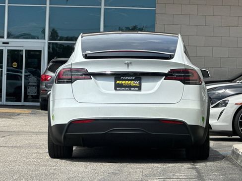 Used 2023 Tesla Model X AWD/4WD image 5