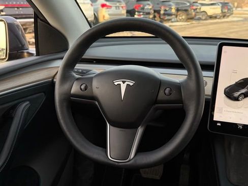Used 2023 Tesla Model Y Long Range image 18