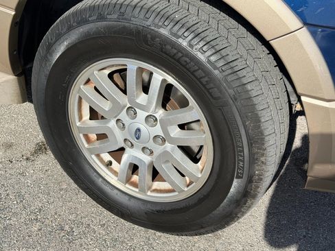 Used 2012 Ford Expedition XLT image 28