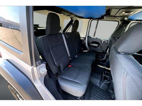 Used 2019 Jeep Wrangler Unlimited Sport S AWD/4WD image 25
