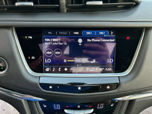 Used 2021 Cadillac XT5 Premium Luxury FWD image 17