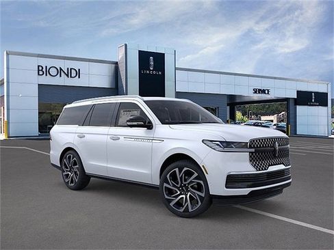 New 2026 Lincoln Navigator Reserve AWD/4WD image 7